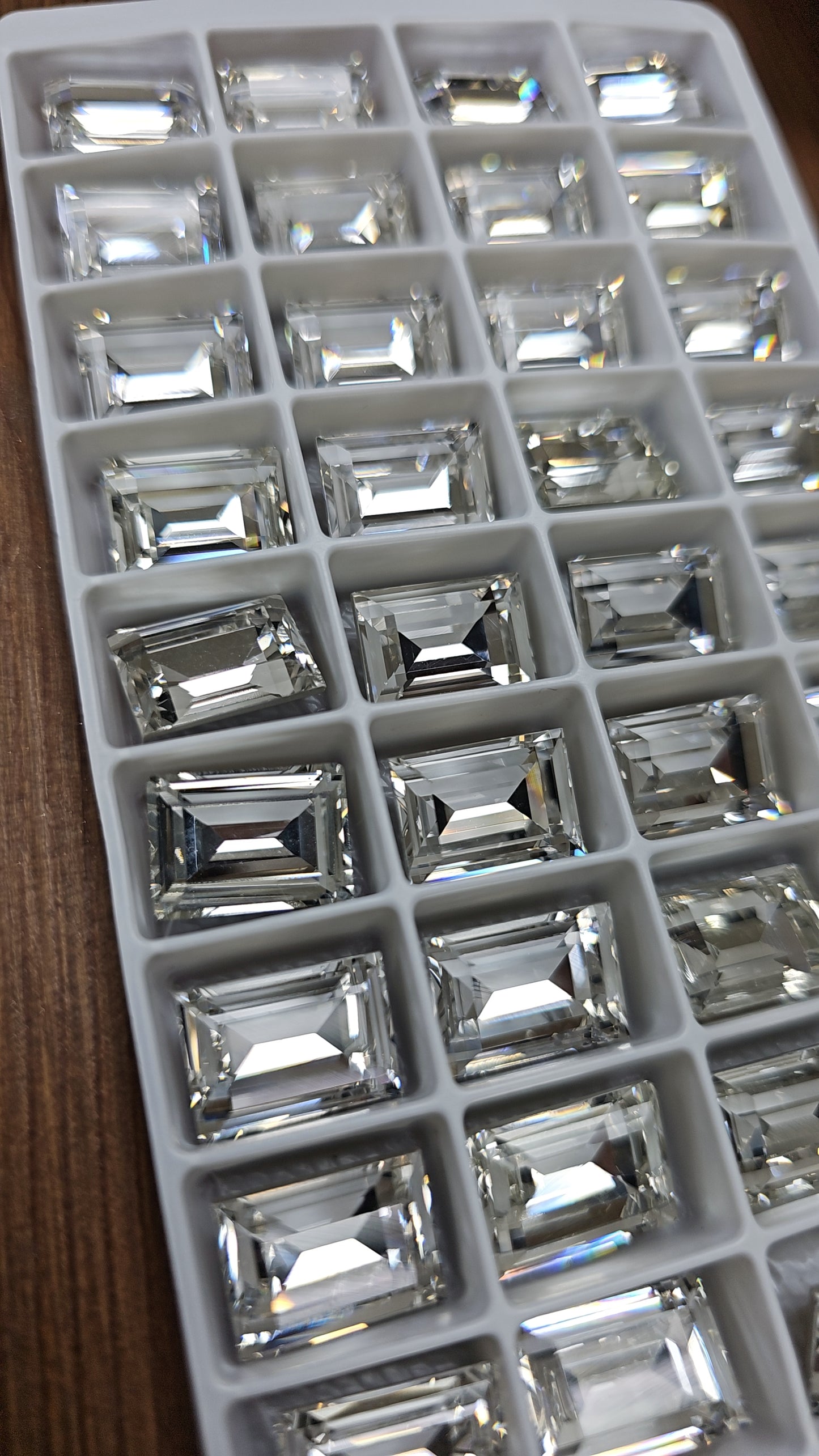 DAZZLING SHINE! CUBIC ZIRCONIA RECTANGLE STEP CUT FANCY SHAPE CHATONS