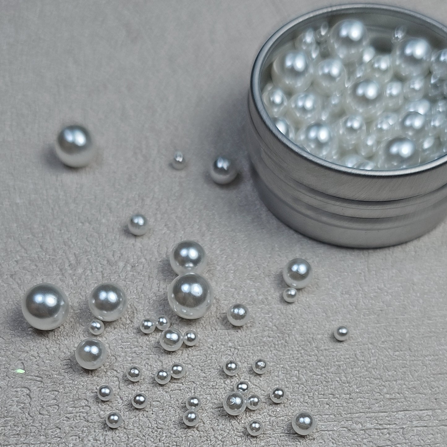 ASSORTED ROUND PEARLS