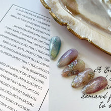 Load image into Gallery viewer, MIDDLE BY RUYIYA - LUXURY GLACIER CAT EYE GEL SET