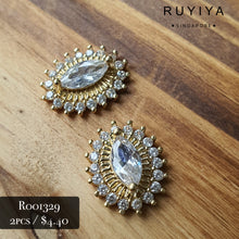 Load image into Gallery viewer, GOLD BRILLIANT HORSE EYE CRYSTAL CHARM R001329