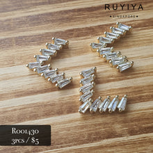 Load image into Gallery viewer, GOLD V-NECKLACE CRYSTAL CHARM R001430