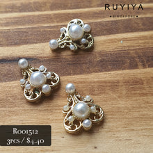 Load image into Gallery viewer, GOLD PEARL WAND CHARM R001512
