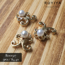 Load image into Gallery viewer, GOLD PEARL FILIGREE CHARM R001517