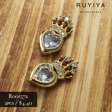 Load image into Gallery viewer, GOLD QUEEN OF HEARTS CRYSTAL CHARM R001572
