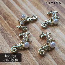 Load image into Gallery viewer, GOLD PEARL FEATHER FILIGREE CHARM R001632
