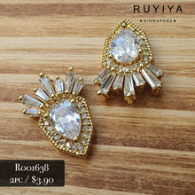 Load image into Gallery viewer, GOLD ORNATE SHIELD CRYSTAL CHARM R001638