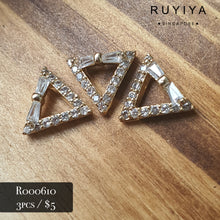 Load image into Gallery viewer, GOLD CRYSTAL TRIANGLE WITH RIBBON R000610