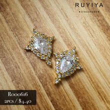 Load image into Gallery viewer, GOLD BRILLIANT DIAMOND-SHAPED CHARM R000616