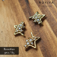 Load image into Gallery viewer, GOLD FLASHING METEOR CHARM R000620