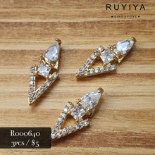 Load image into Gallery viewer, GOLD LONG TRIANGLE CRYSTAL CHARM R000640