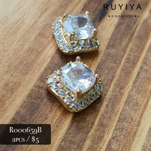 Load image into Gallery viewer, GOLD BIG SQUARE-FRAMED CRYSTAL CHARM R000659B