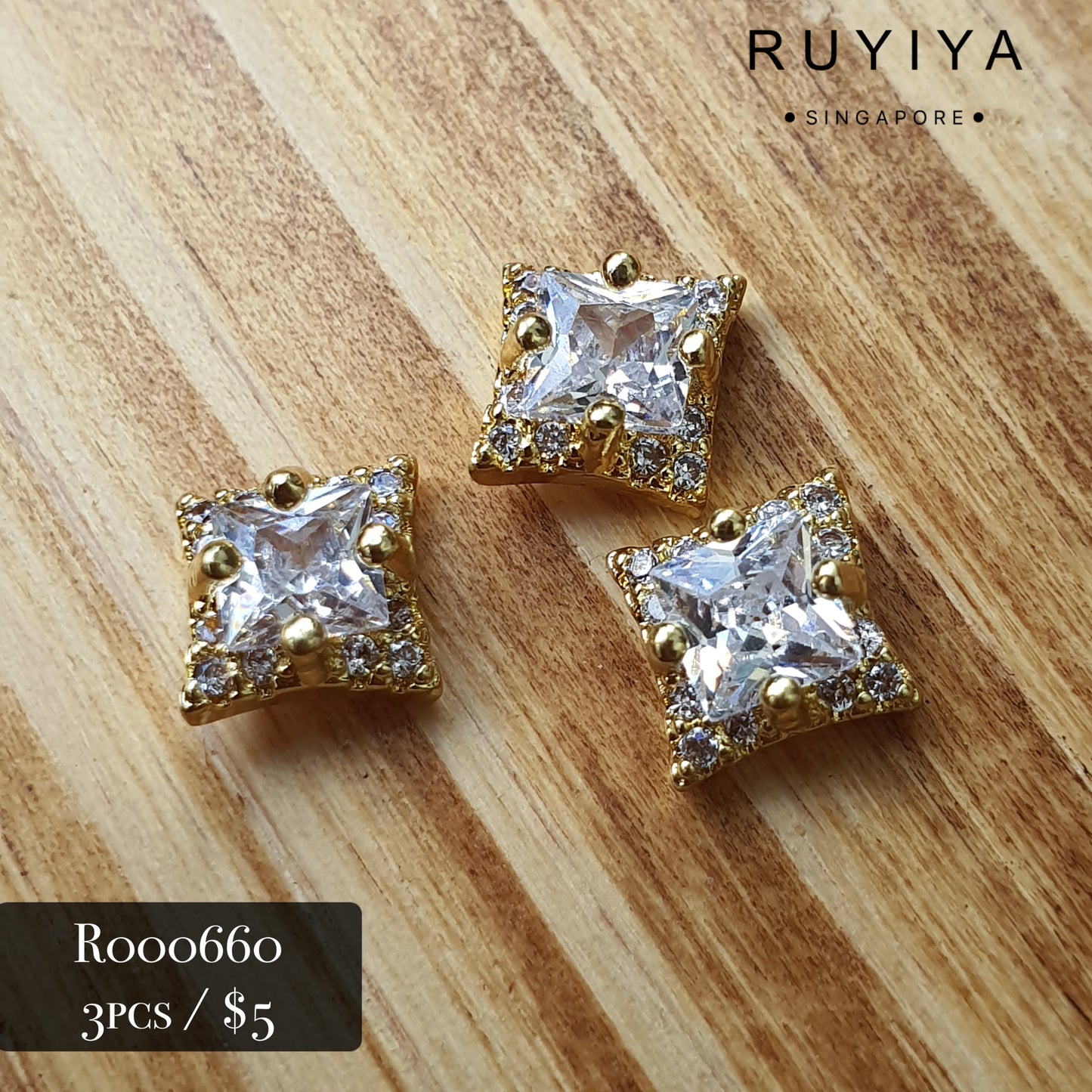 GOLD SMALL SQUARE-FRAMED DIAMOND CRYSTAL CHARM R000660