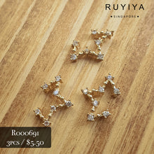 Load image into Gallery viewer, GOLD OPEN STAR CHARM R000691