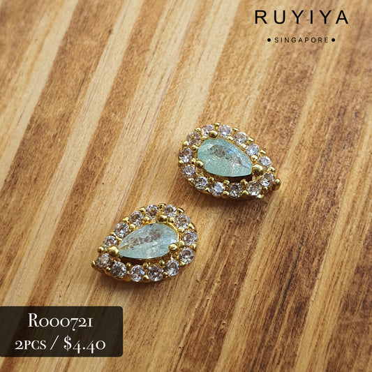 GOLD SMALL TEAR DROP CRYSTAL CHARM (MINT) R000721