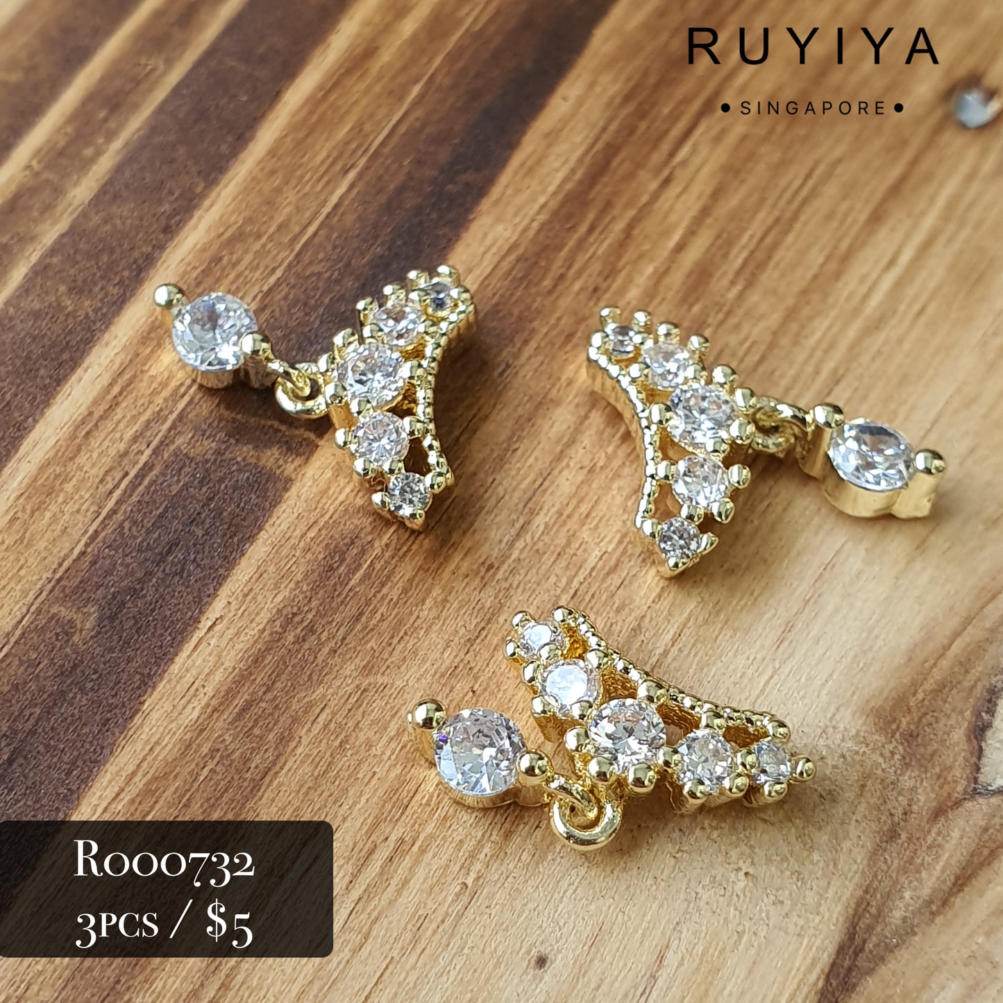 GOLD DANGLING NECKLACE CRYSTAL CHARM R000732