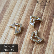 Load image into Gallery viewer, GOLD DOUBLE ARROW FRAME CHARM R000746