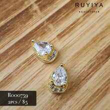 Load image into Gallery viewer, GOLD SMALL TEAR DROP CHARM R000759