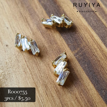 Load image into Gallery viewer, GOLD SMALL JOINT RECTANGLE CRYSTAL CHARM R000755