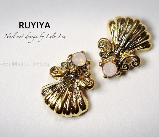 MERMAID'S SHELL PINK CRYSTAL CHARM