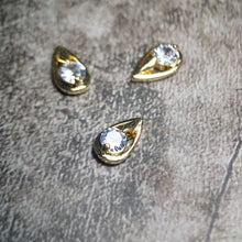 Load image into Gallery viewer, GOLD TEARDROP CRYSTAL CHARM URU232