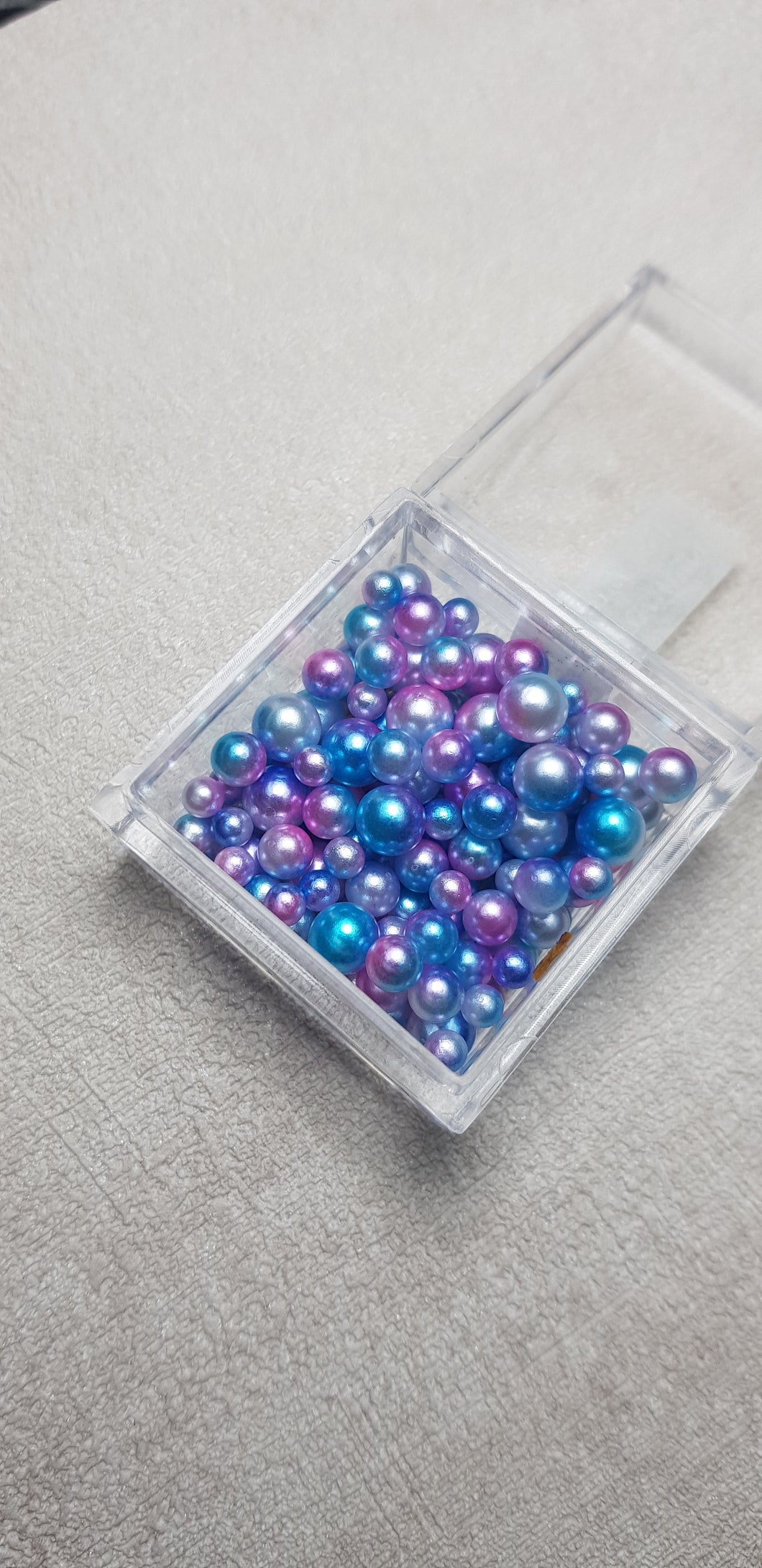 ROUND PEARLS IN ASSORTED SIZE (9 COLOURS)