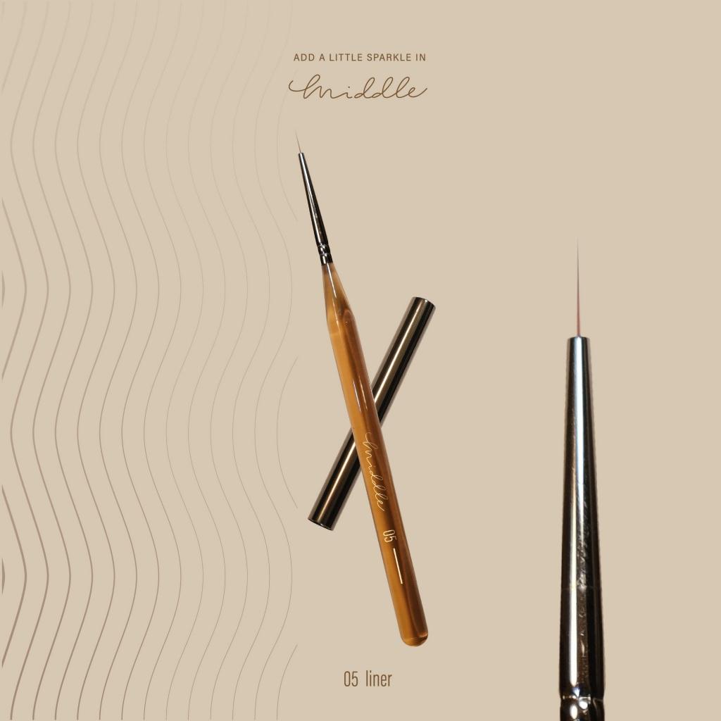 MIDDLE BY RUYIYA NAIL BRUSH - CRYSTAL HANDLE SERIES