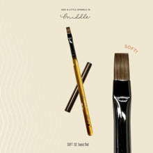 Load image into Gallery viewer, MIDDLE BY RUYIYA NAIL BRUSH - CRYSTAL HANDLE SERIES (SOFT)
