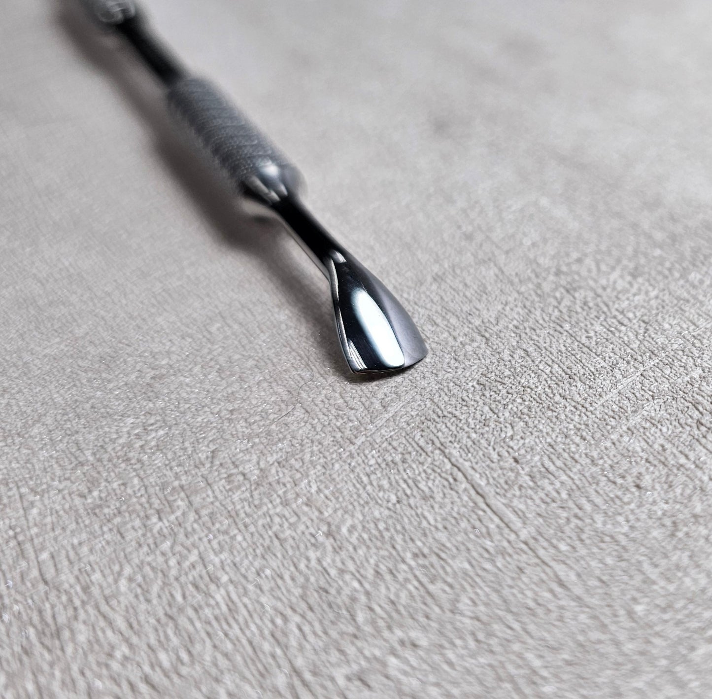 LUMINE CUTICLE PUSHER