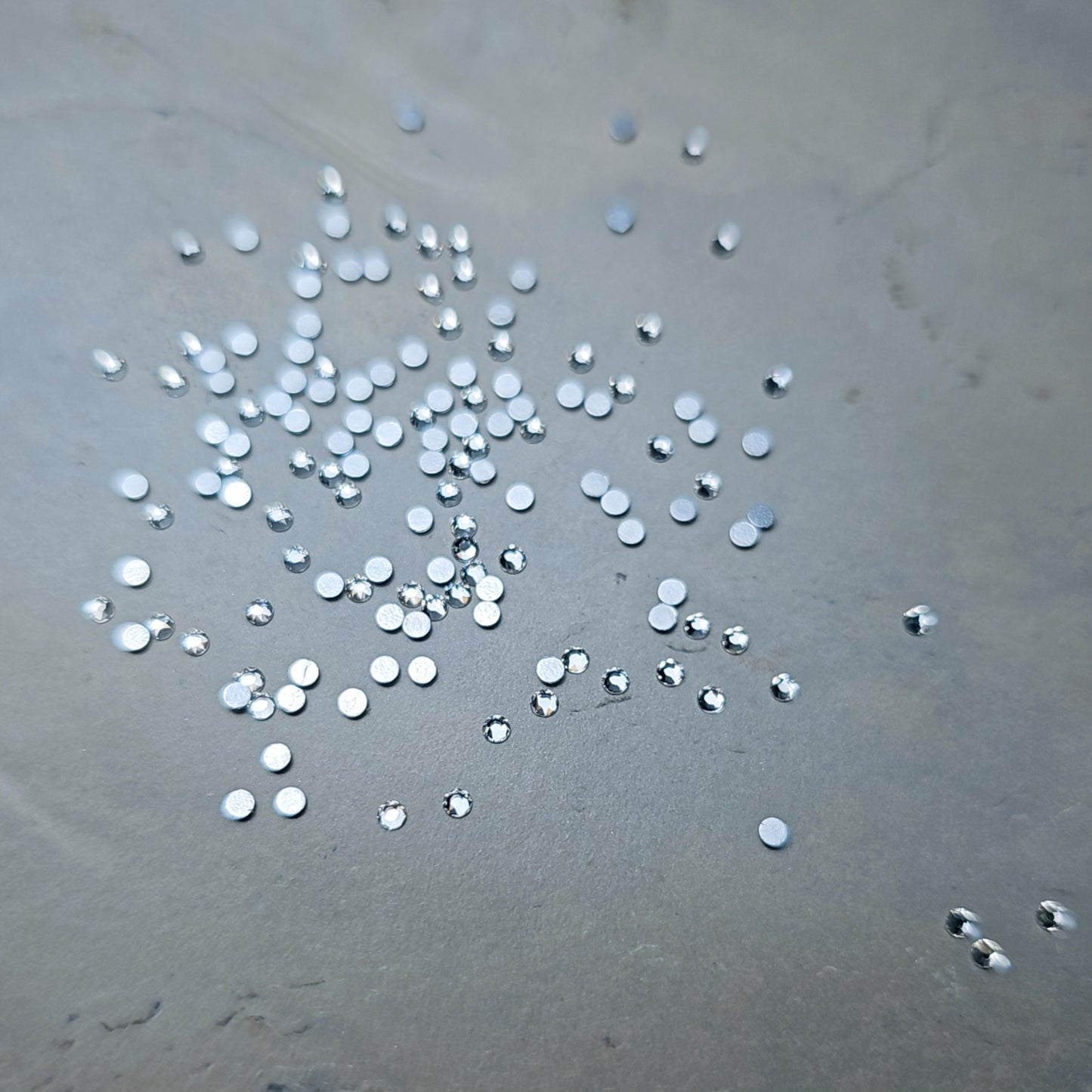 ROUND FLATBACK CRYSTALS BULK PACK (5 SIZES)