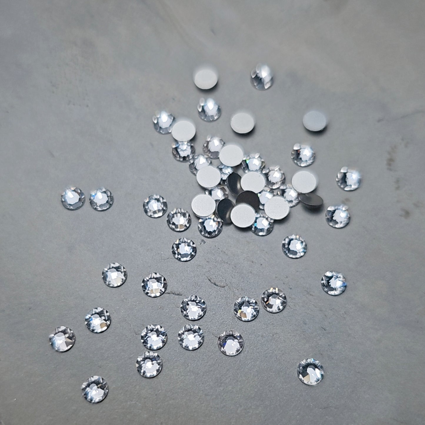 ROUND FLATBACK CRYSTALS BULK PACK (5 SIZES)