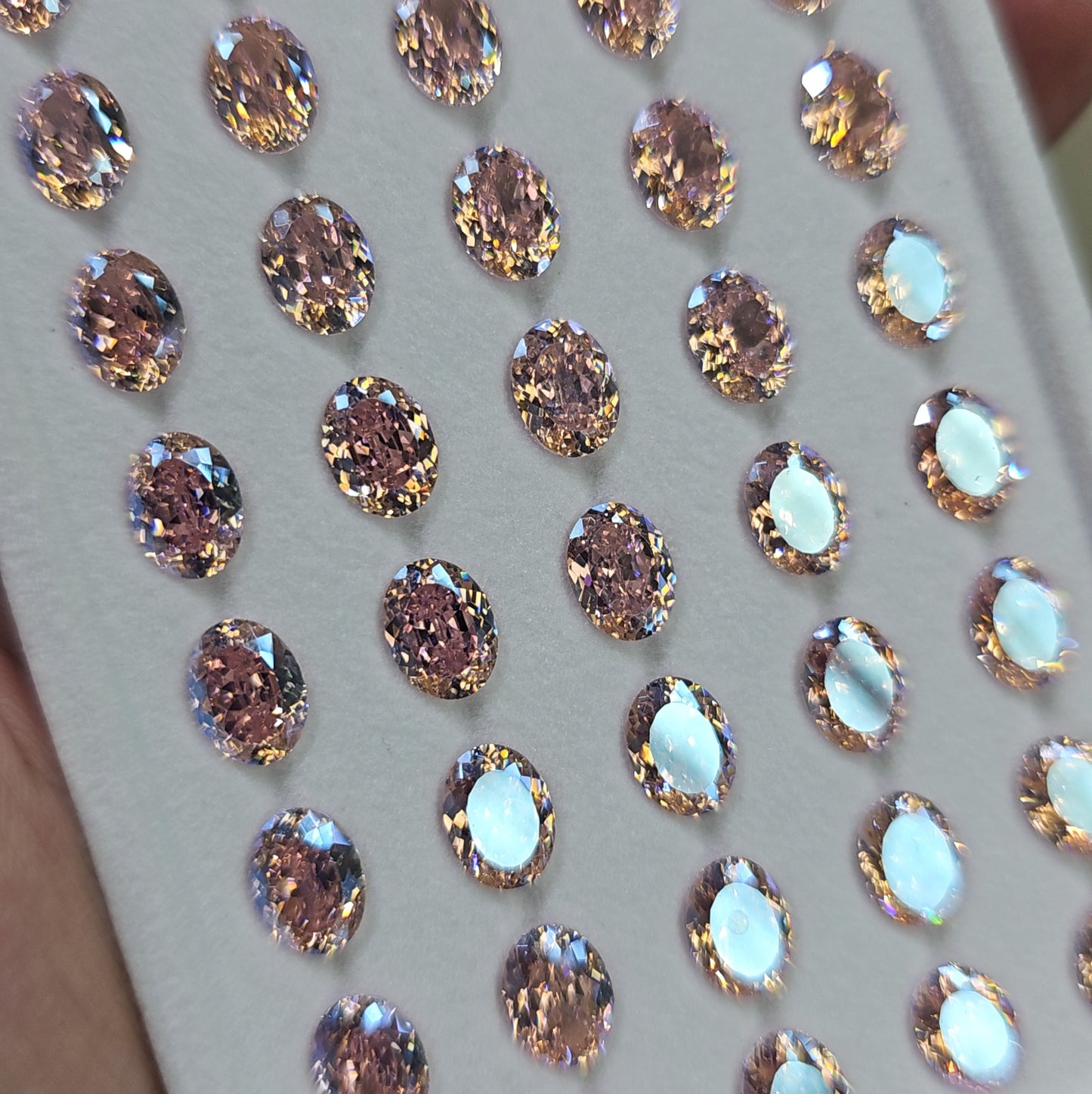 DAZZLING SHINE! CUBIC ZIRCONIA BRILLANT CUT OVAL FANCY SHAPE CHATONS