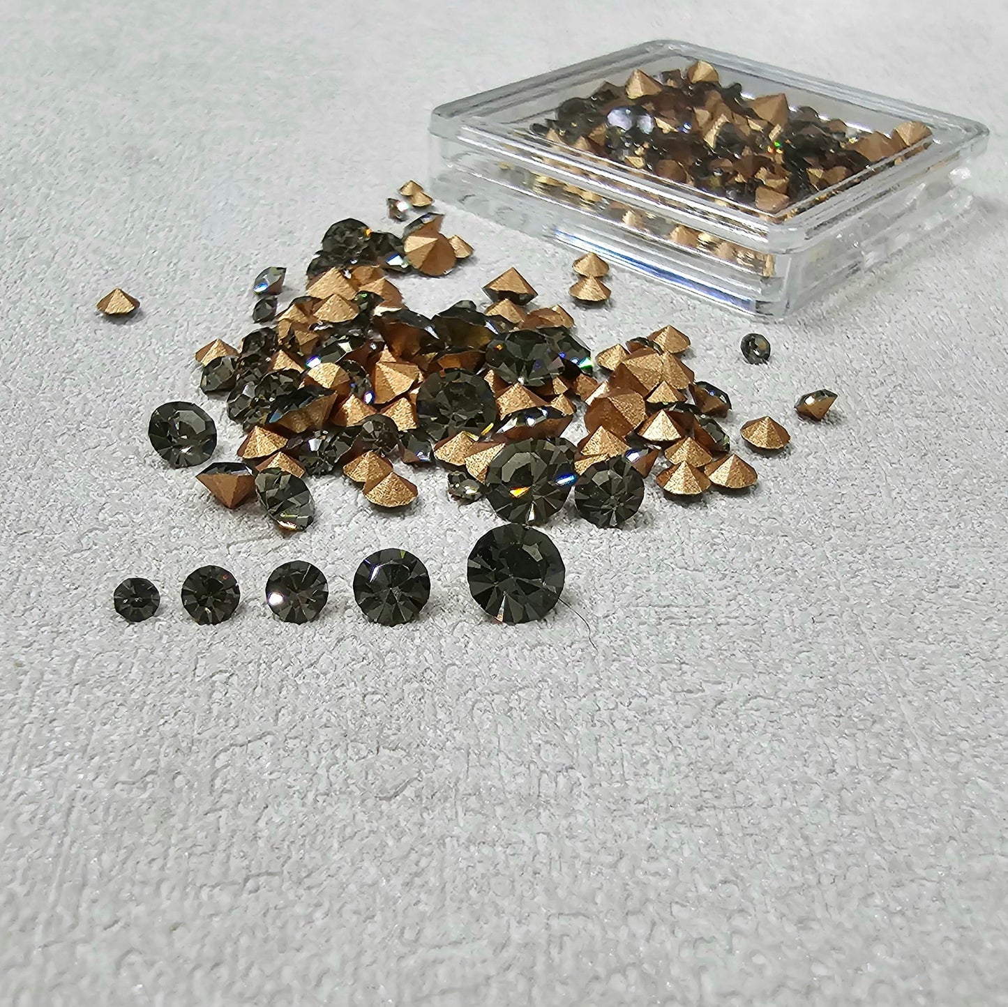 SHINY! ASSORTED SIZES CZECH CRYSTAL CHATONS