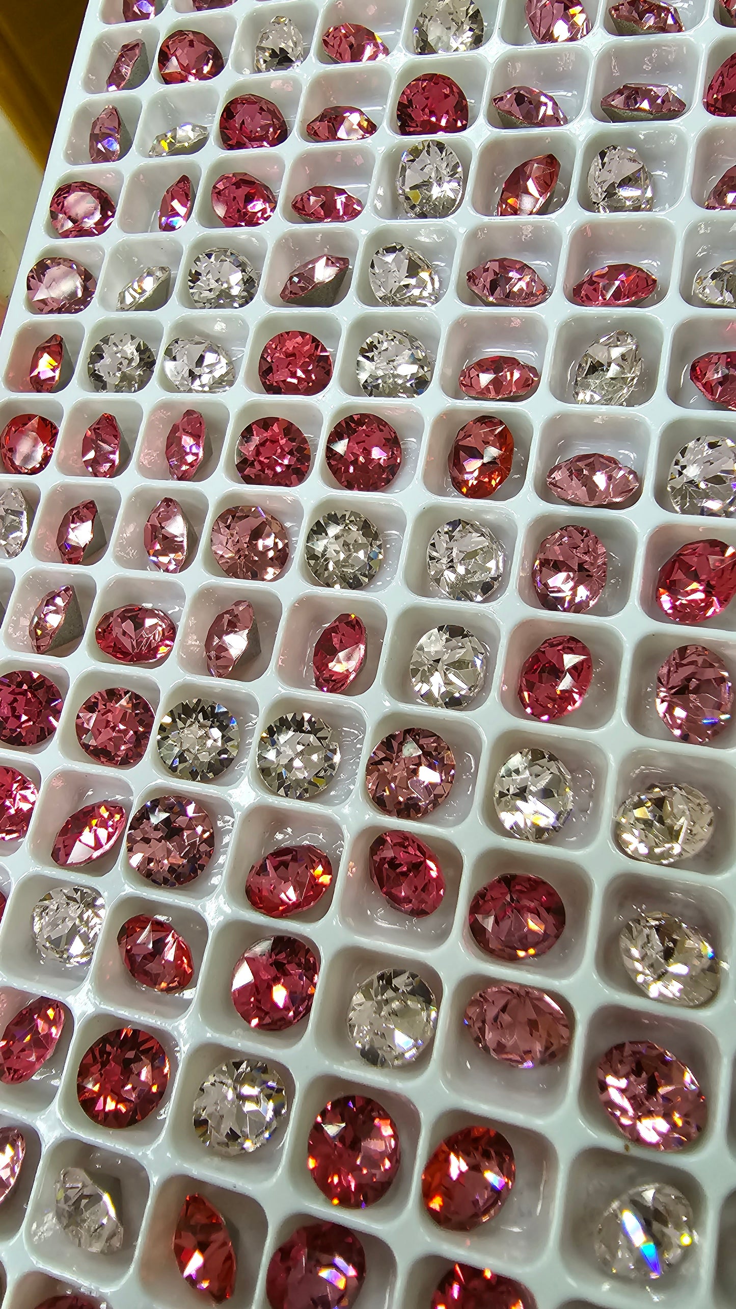 DAZZLING SHINE! ASSORTED 6MM CRYSTAL CHATONS (SWAROVSKI GRADE)