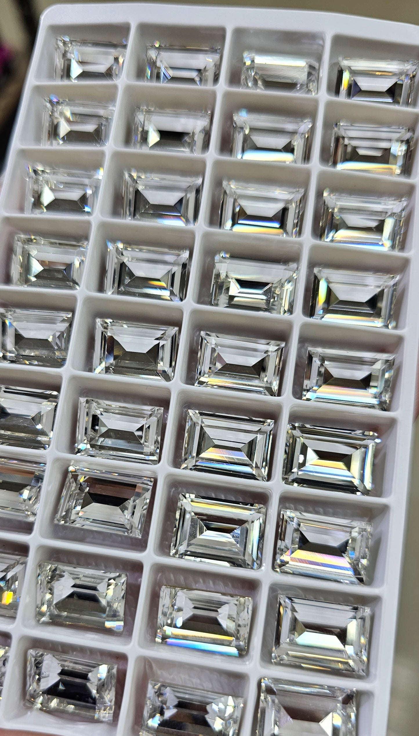 DAZZLING SHINE! CUBIC ZIRCONIA RECTANGLE STEP CUT FANCY SHAPE CHATONS