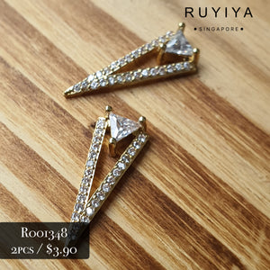 GOLD LONG TRIANGLE CRYSTAL CHARM R001348
