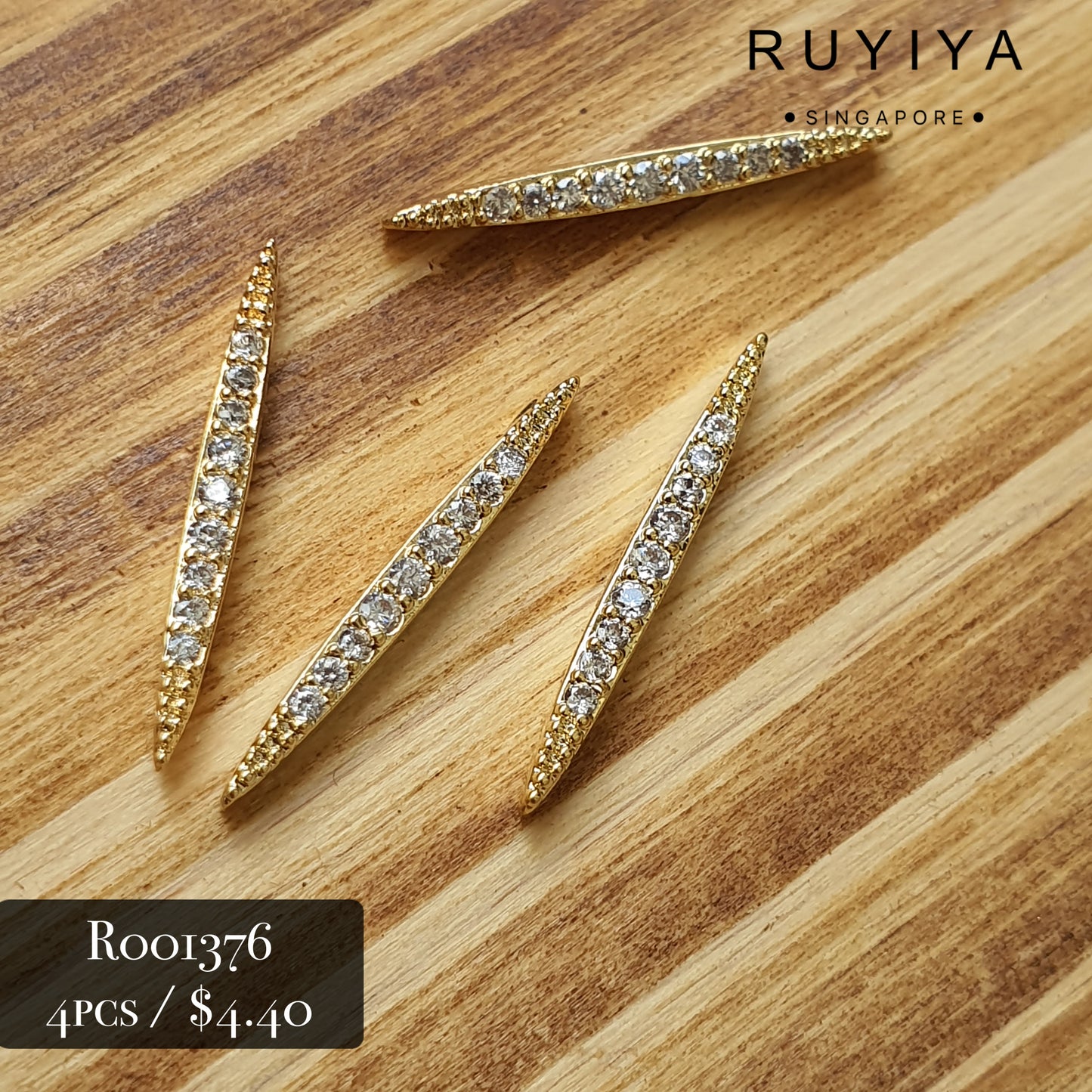 GOLD LONG SKINNY OVAL CRYSTAL CHARM R001376