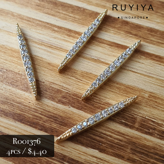 GOLD LONG SKINNY OVAL CRYSTAL CHARM R001376