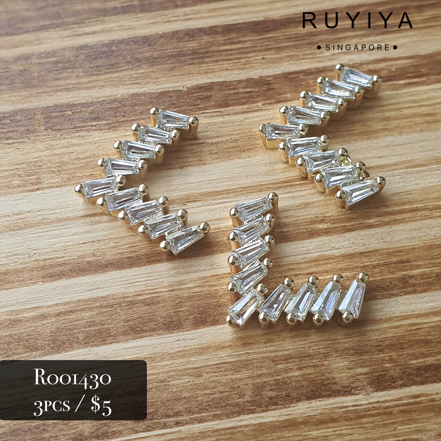 GOLD V-NECKLACE CRYSTAL CHARM R001430