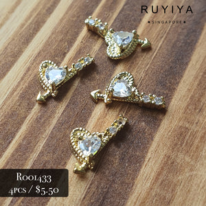 GOLD ARROWED HEART CRYSTAL CHARM R001433