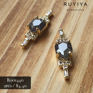 GOLD ONYX EYE CRYSTAL CHARM R001440