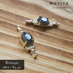 GOLD ONYX EYE CRYSTAL CHARM R001440