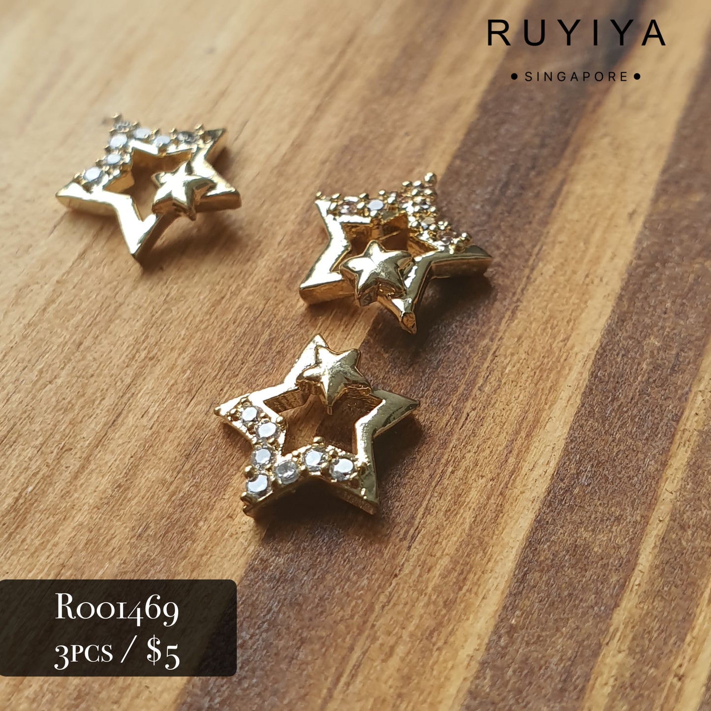 GOLD A-STAR CRYSTAL CHARM R001469