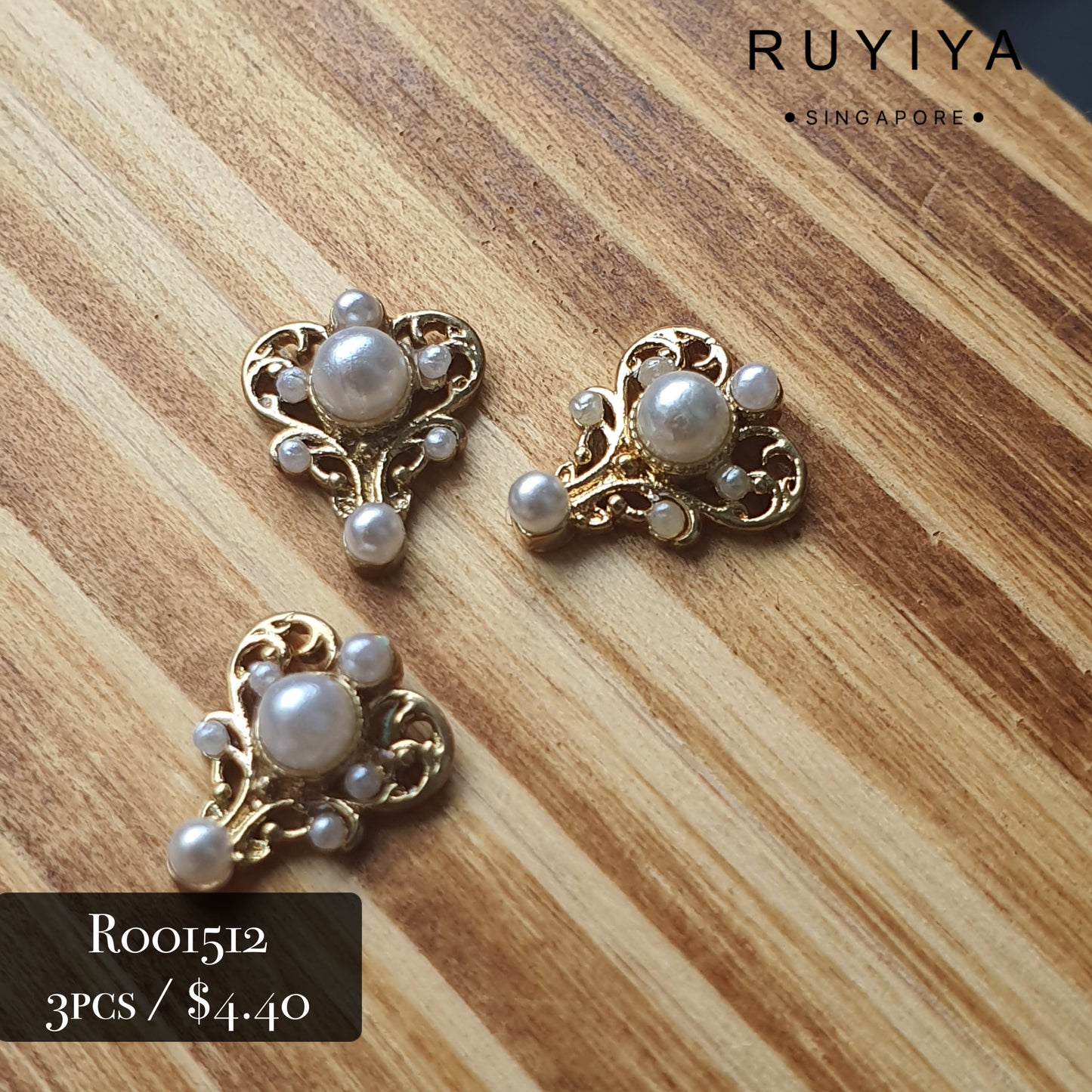 GOLD PEARL WAND CHARM R001512