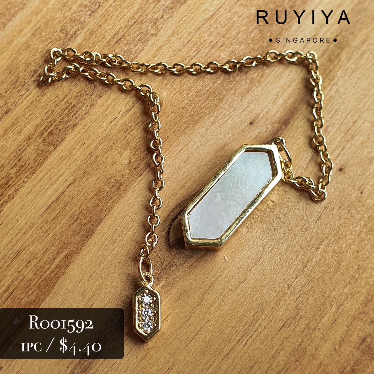 GOLD SHELL CHAIN CHARM R001592