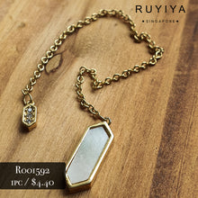 Load image into Gallery viewer, GOLD SHELL CHAIN CHARM R001592

