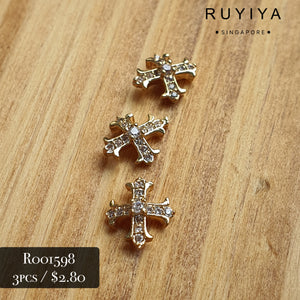 GOLD SQUARE CRUCIFIX CRYSTAL CHARM R001598