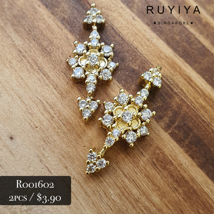 GOLD DOUBLE ARROW CLOVER CRYSTAL CHARM R001602