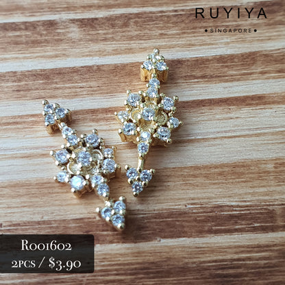 GOLD DOUBLE ARROW CLOVER CRYSTAL CHARM R001602