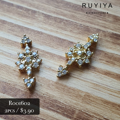 GOLD DOUBLE ARROW CLOVER CRYSTAL CHARM R001602