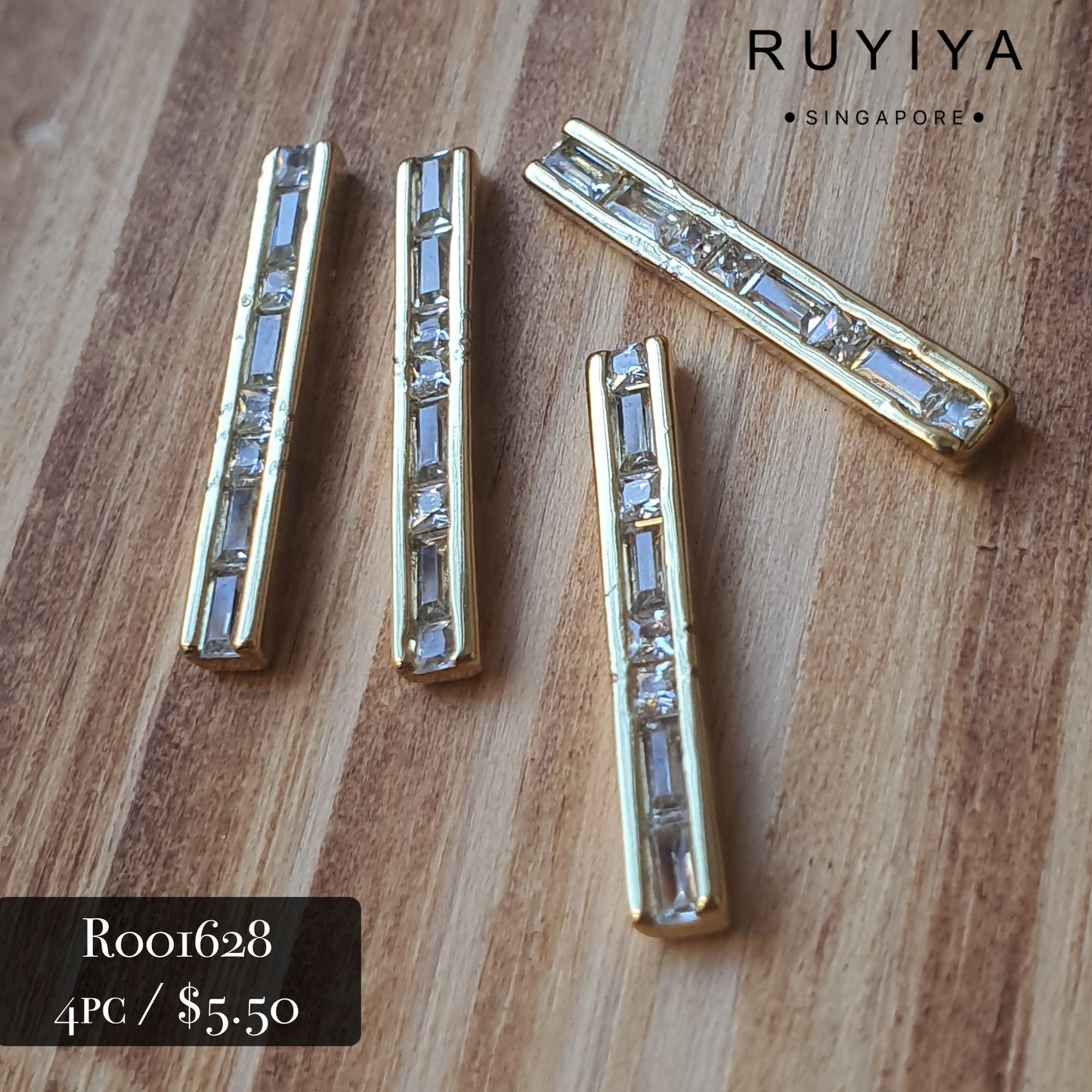 GOLD CRYSTAL ROD CHARM R001628
